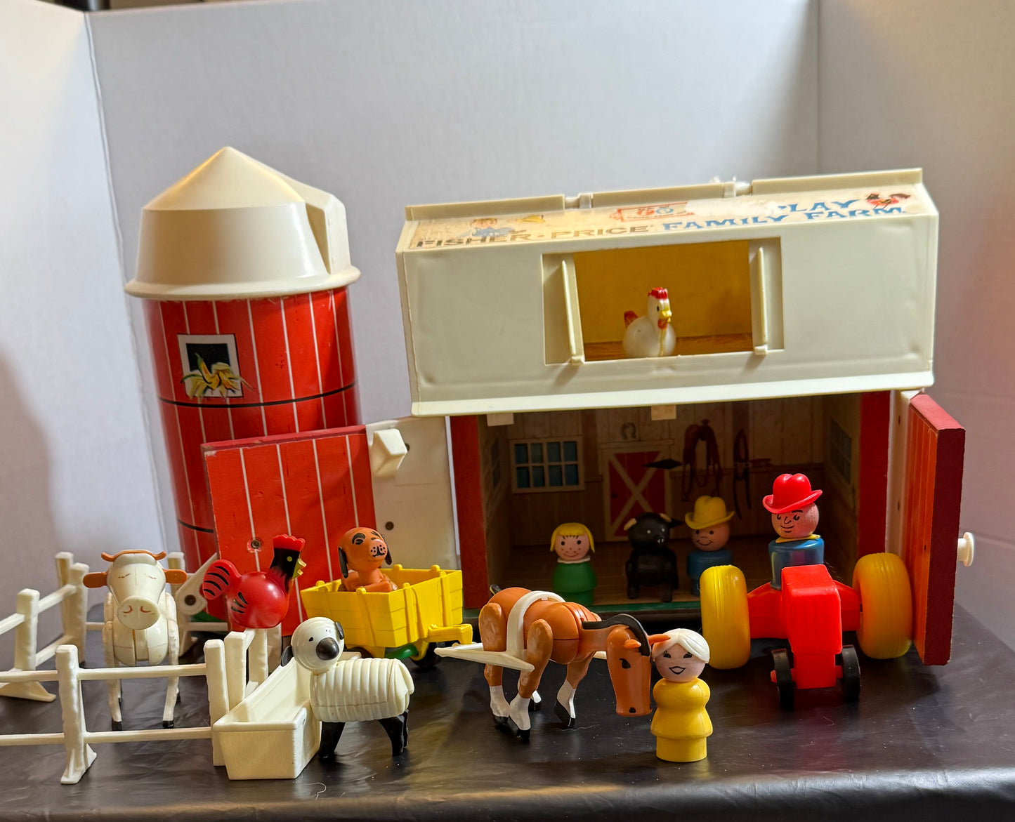 Vintage Fisher Price Little People "Play Family Farm" #915