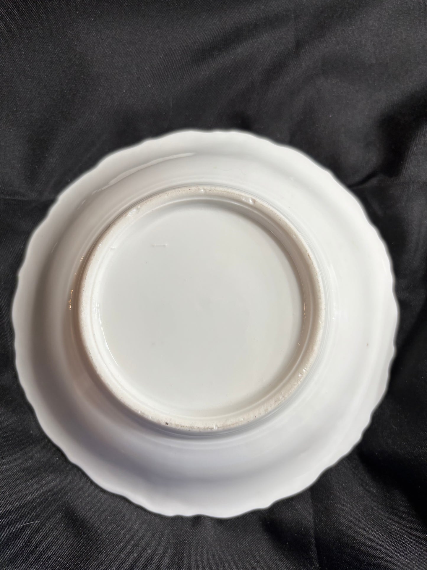 VINTAGE CERAMIC BERRY BOWL