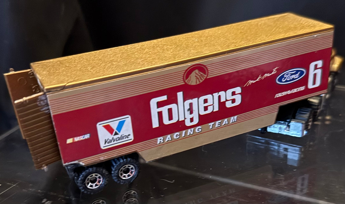 Matchbox Mark Martin #6 Folgers racing team transporter 1:87