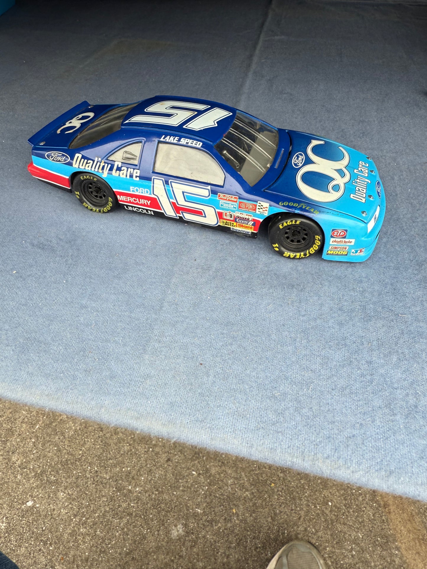 1994 RACING CHAMPION 1:24LAKE SPEED #15 QUALITY CARE FORD THUNDERBIRD