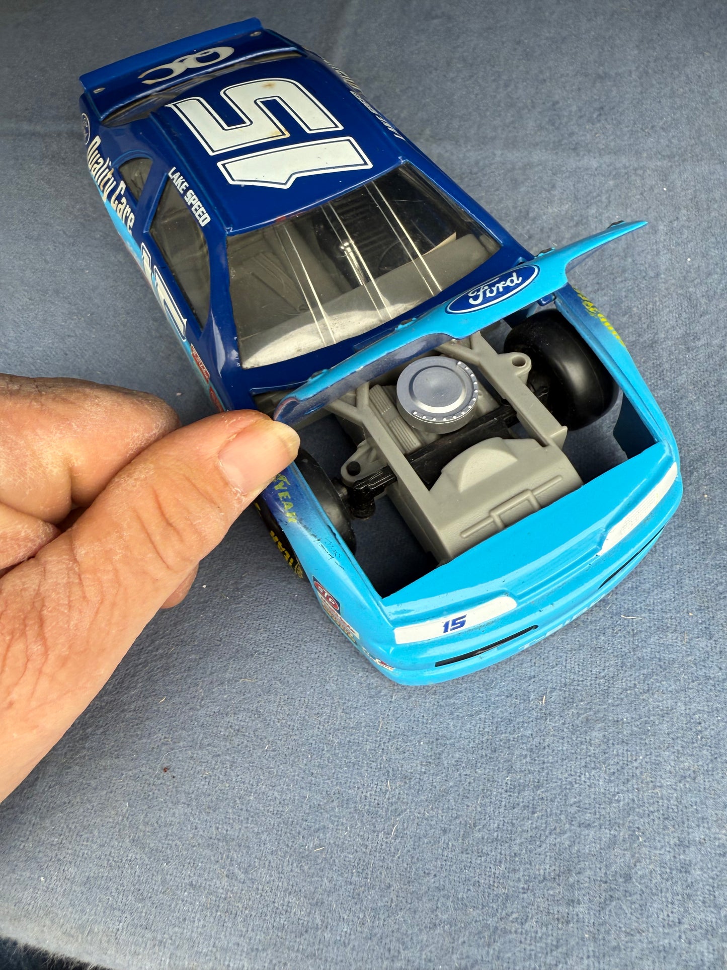 1994 RACING CHAMPION 1:24LAKE SPEED #15 QUALITY CARE FORD THUNDERBIRD