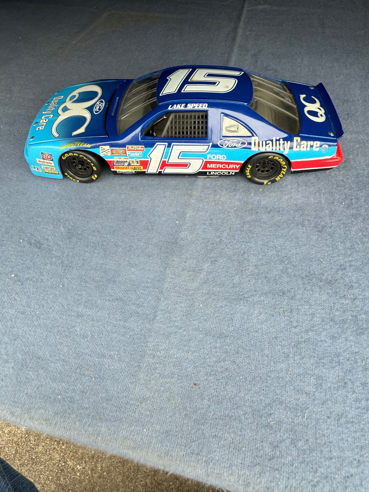 1994 RACING CHAMPION 1:24LAKE SPEED #15 QUALITY CARE FORD THUNDERBIRD