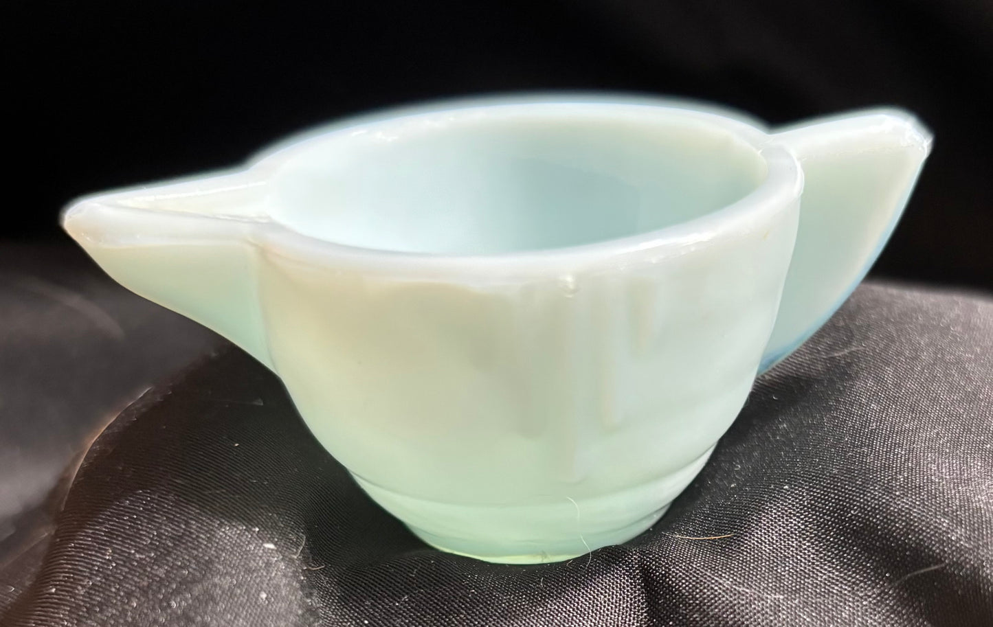 VINTAGE AKRO AGATE CHILD'S TOY CREAMER DISH - DEPRESSION GLASS