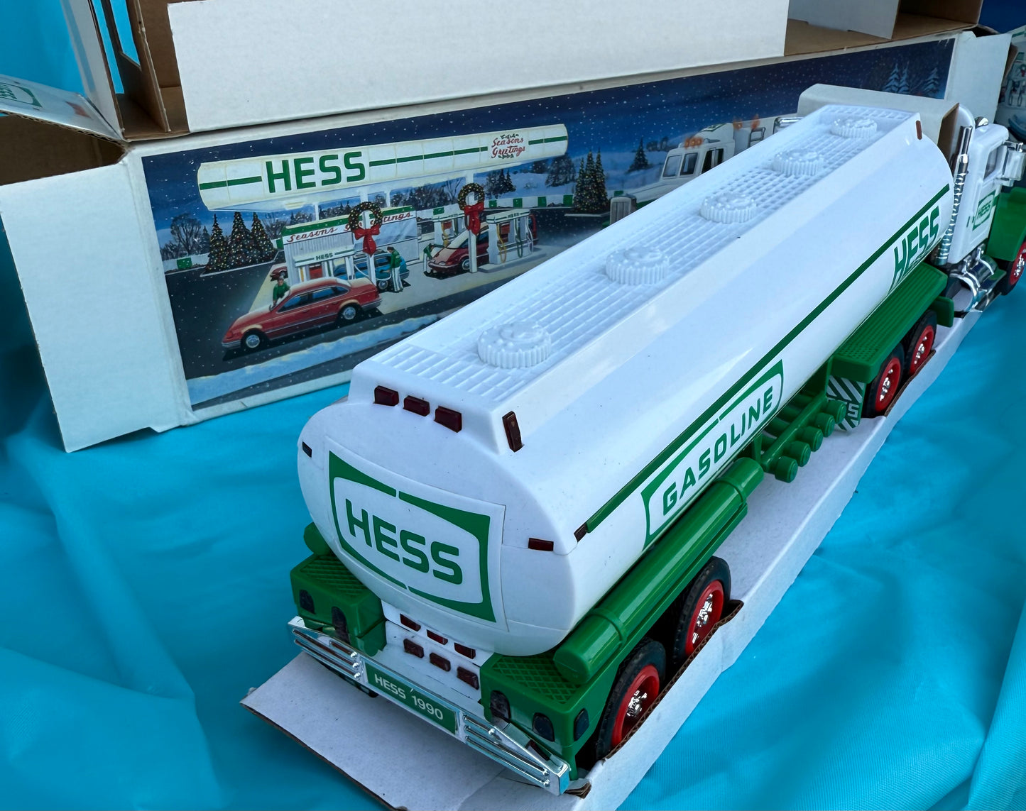 1990 HESS TOY TRUCK