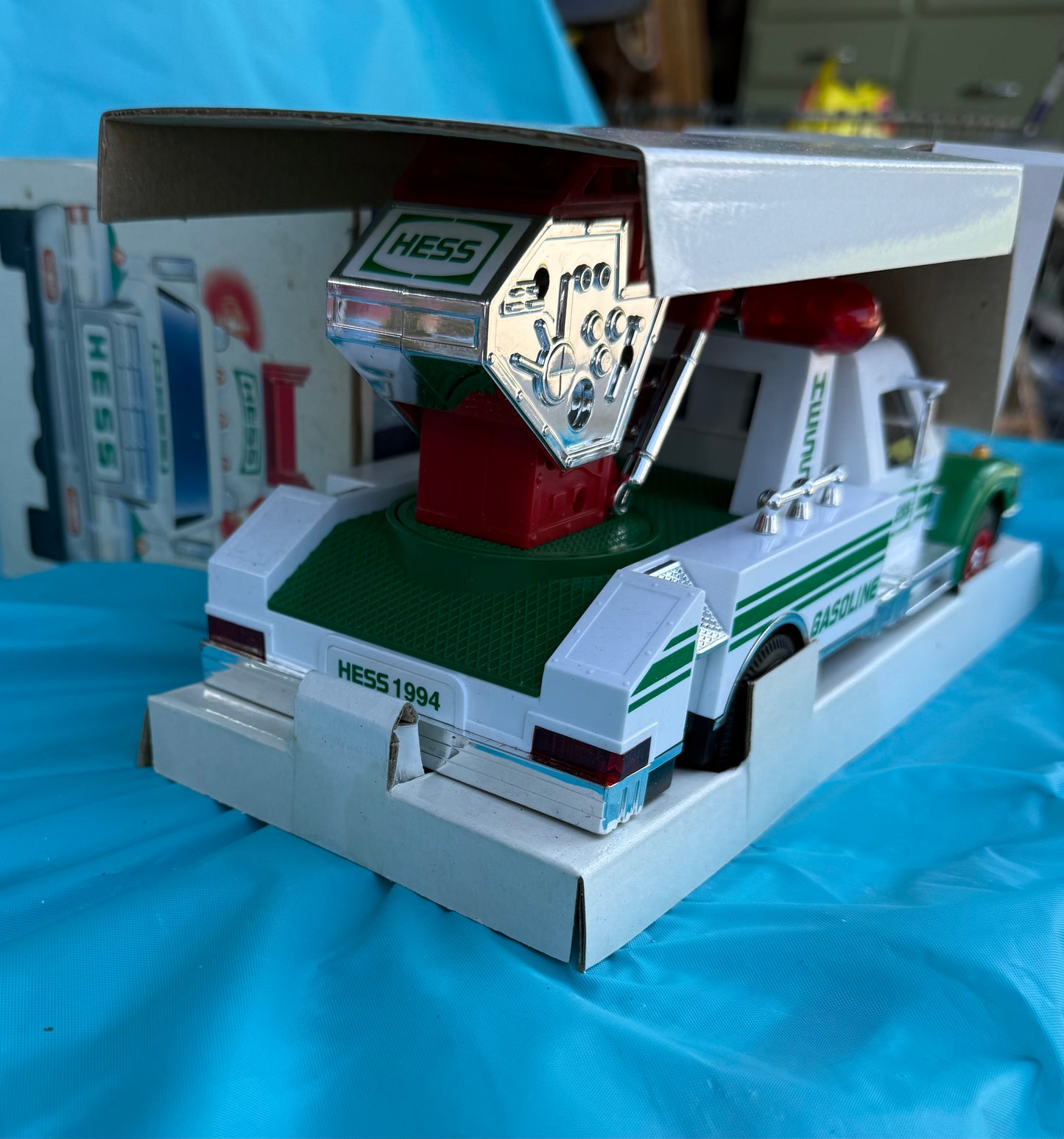 1994 HESS RESCUE TRUCK