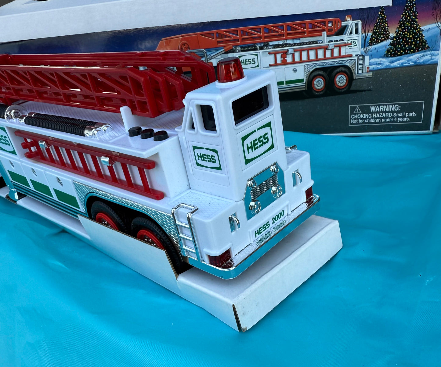2000 Hess toy fire truck