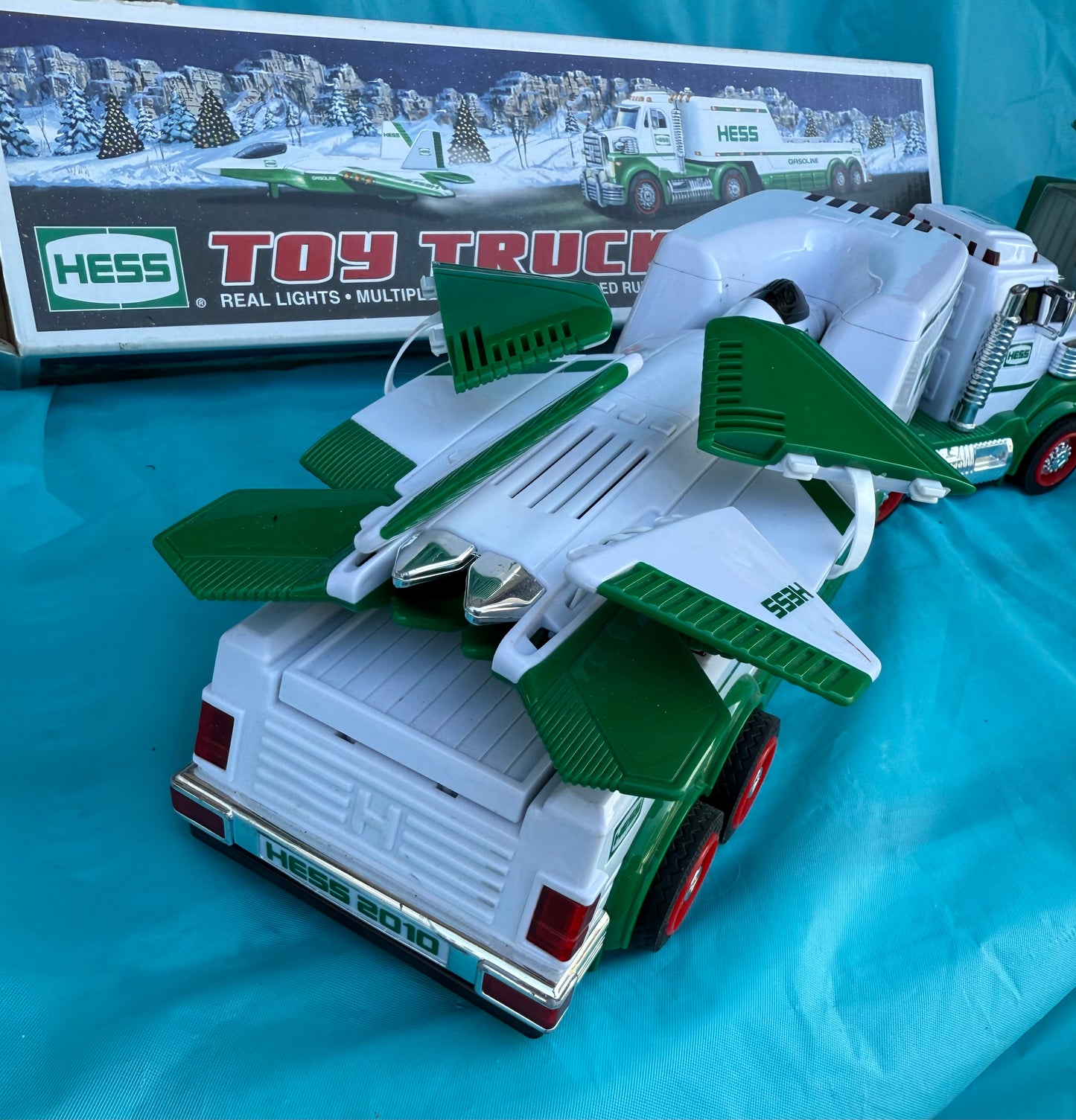2010 hess toy truck and jet