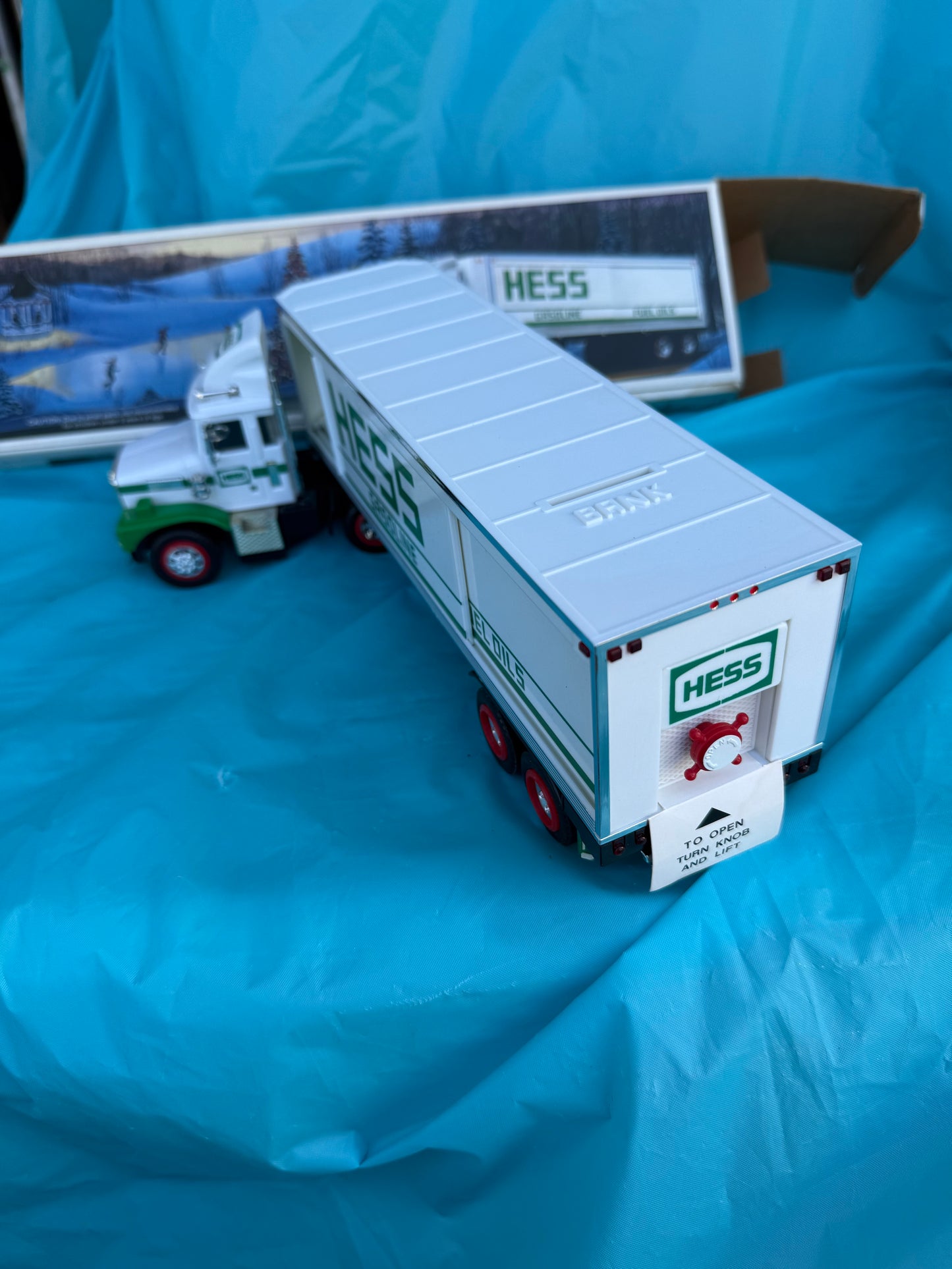 1987 HESS TOY TRUCK BANK