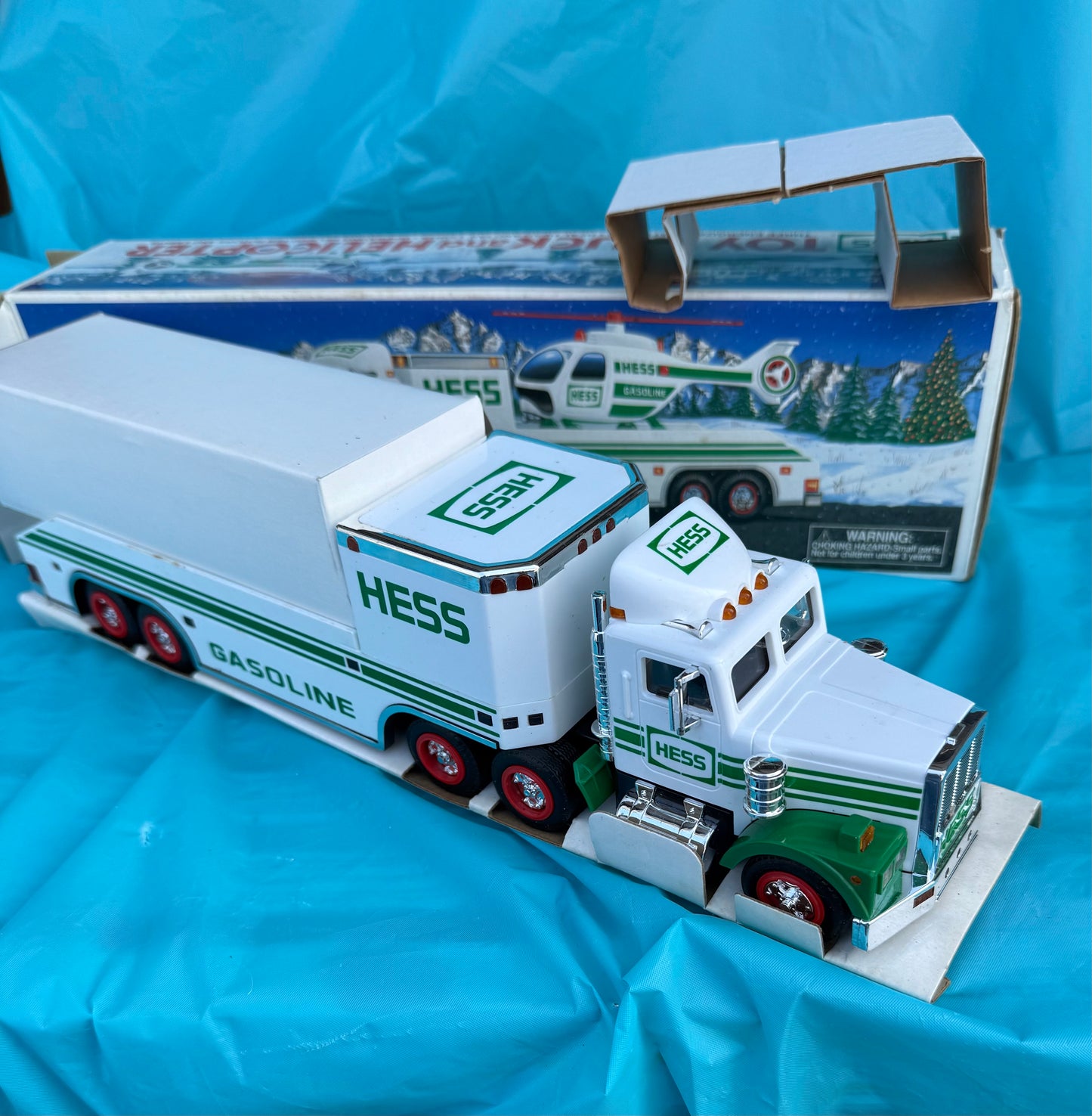 1995 HESS TRUCK AND HELICOPTER