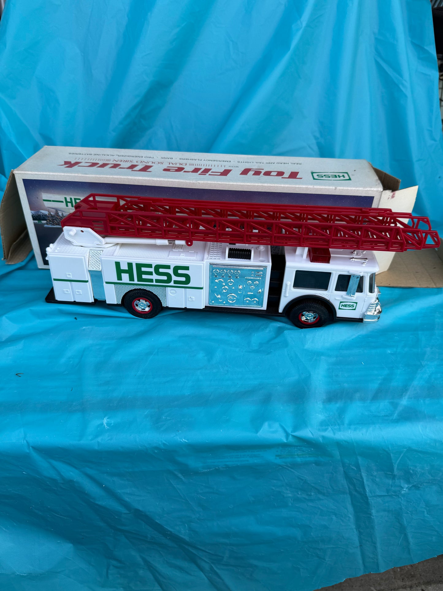 1989 HESS TOY FIRE  TRUCK