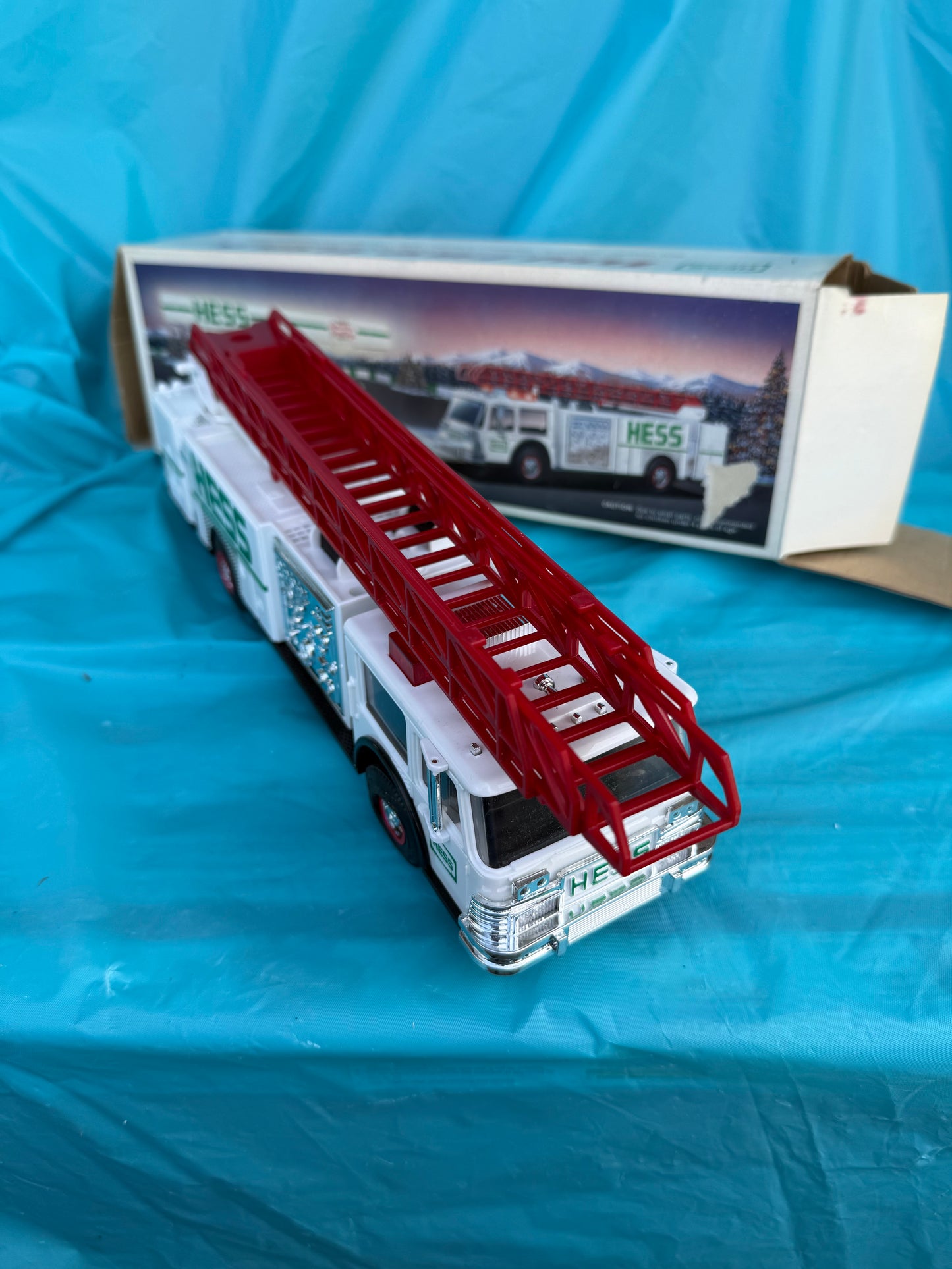 1989 HESS TOY FIRE  TRUCK