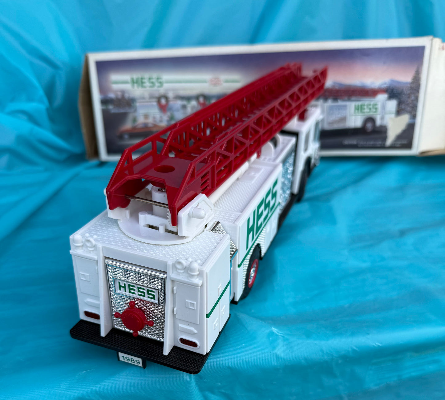 1989 HESS TOY FIRE  TRUCK