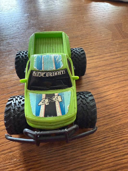 NEW BRIGHT MOTORIZED DUMP TRUCK