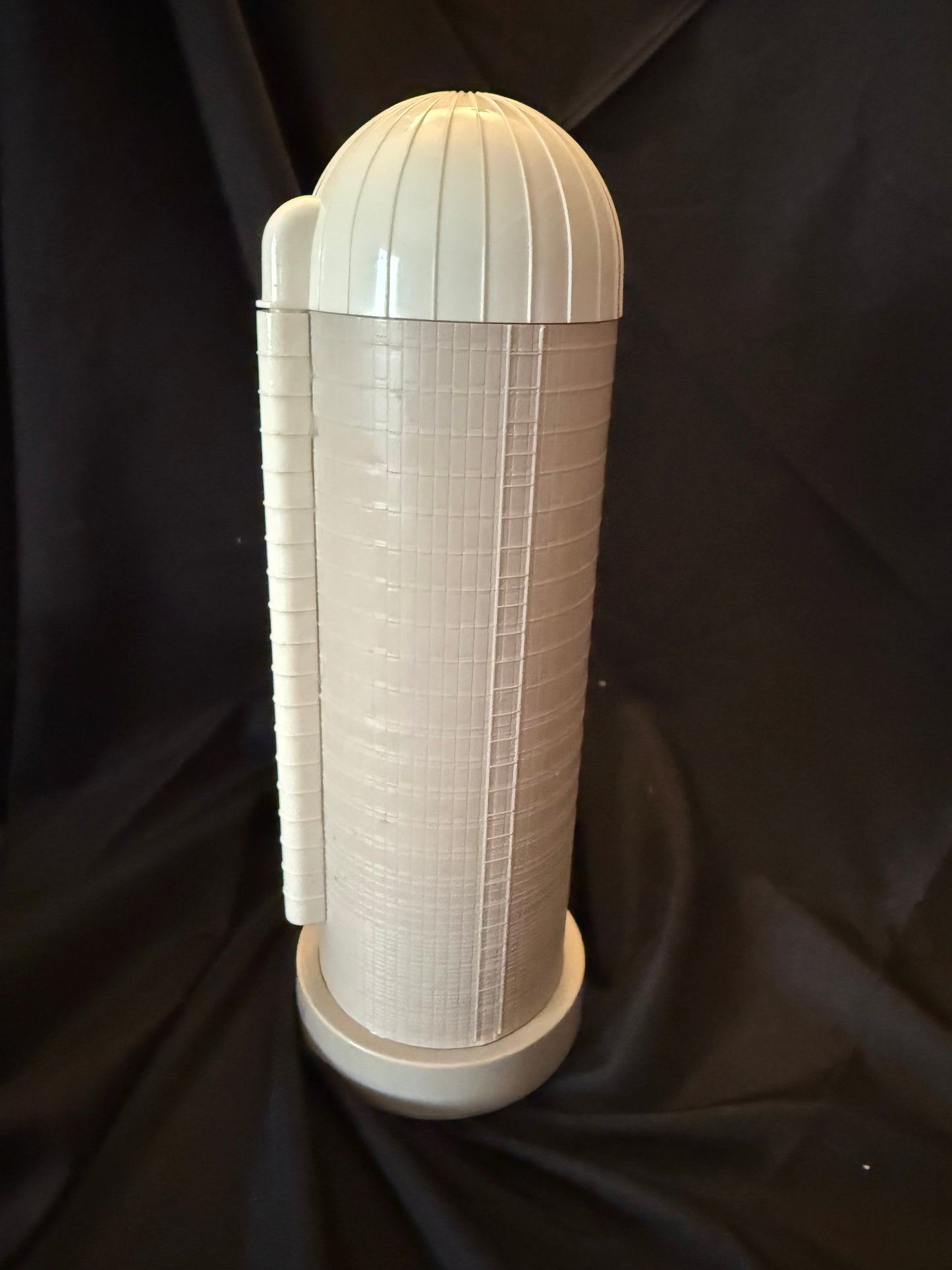 Vintage Ertl Silo with sounds
