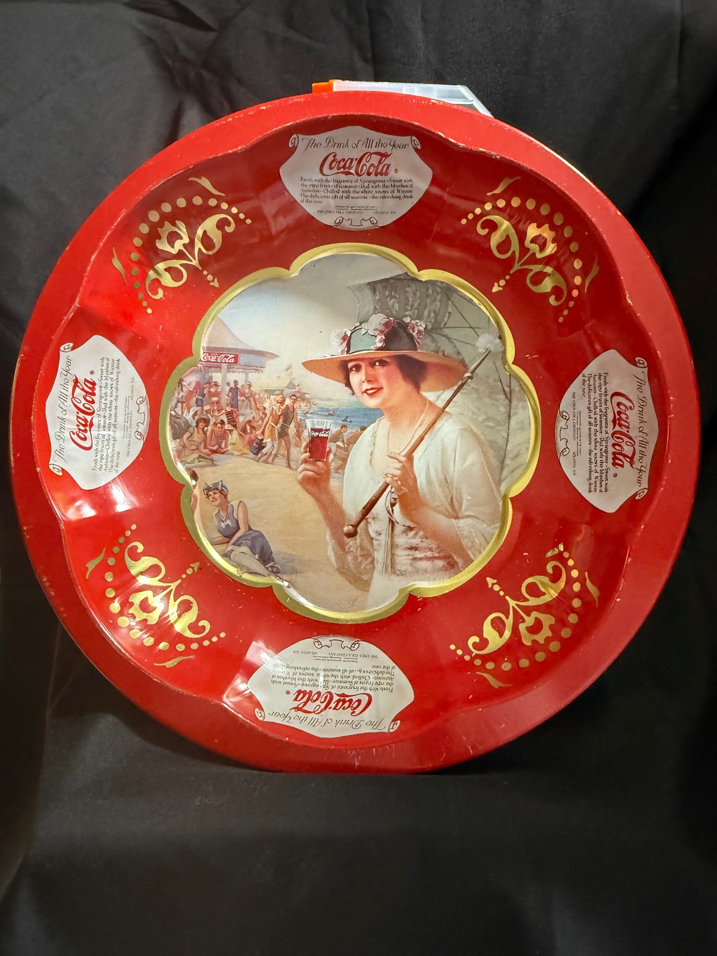 VINTAGE  COCA COLA TIN BOWL. REPRODUCTION