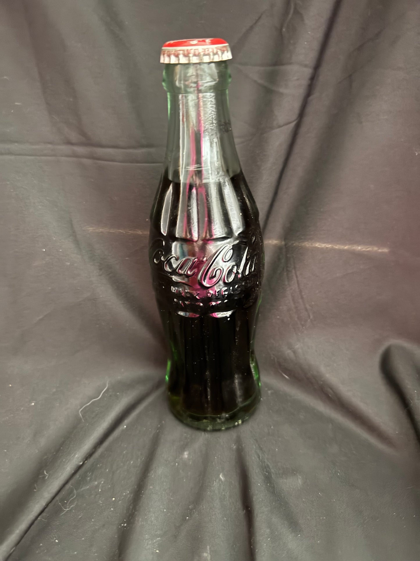 CLASSIC COCA COLA EMPTY GREEN HOBBLE SKIRT OR MAE WEST BOTTLE WITH CAP