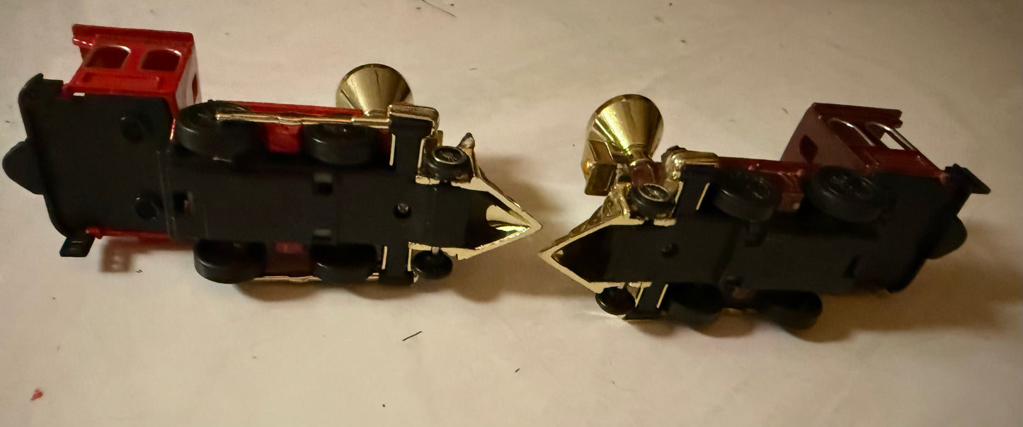 2 POWER STEAM LOCOMOTIVES PULL BACK