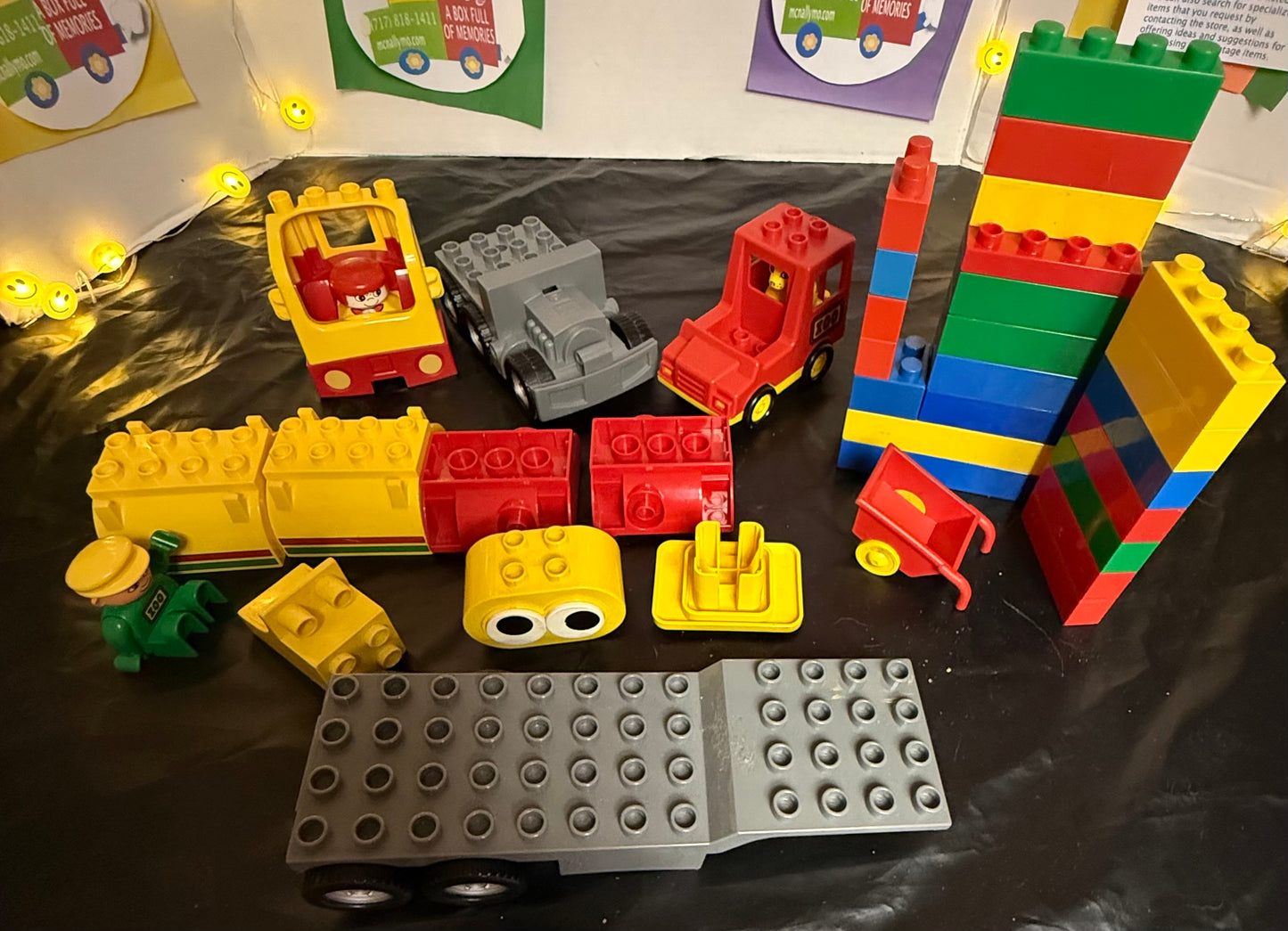 VINTAGE LEGO DUPLO BUILDING BRICKS