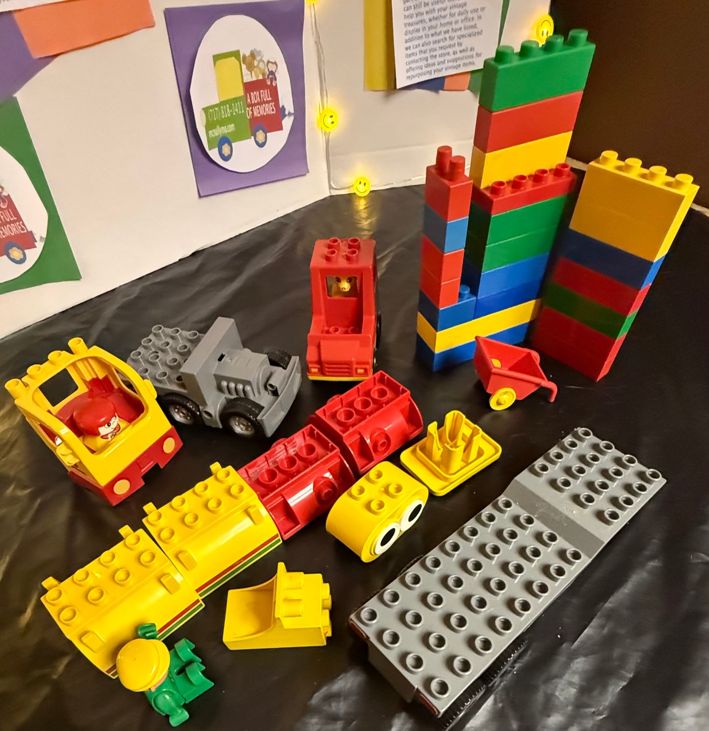 VINTAGE LEGO DUPLO BUILDING BRICKS