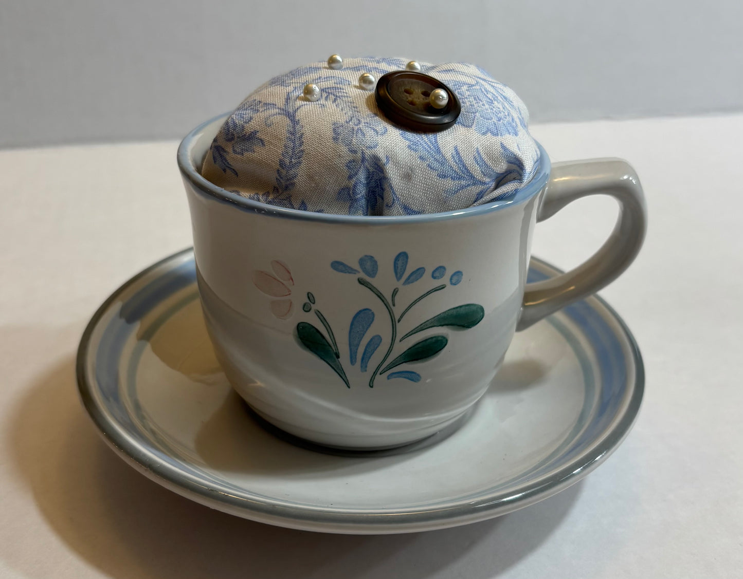 Pin chushion-Blue and White